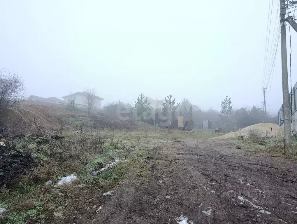 Участок в Крым, Симферопольский район, Добровское с/пос, с. Лозовое ... - Фото 1