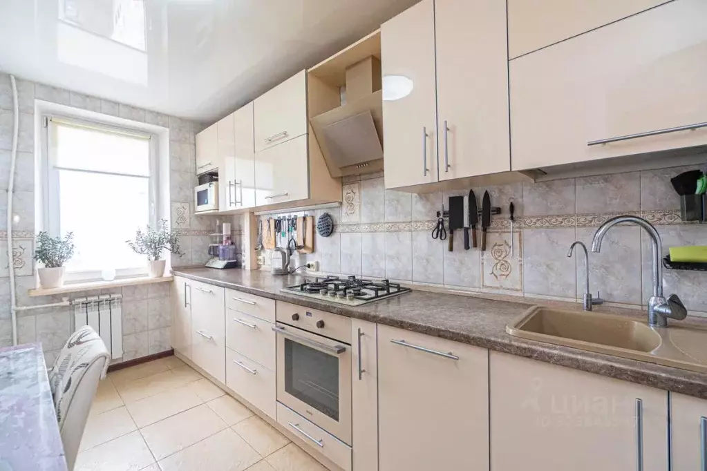 3-к кв. Севастополь ул. Астана Кесаева, 5/8 (73.7 м) - Фото 1