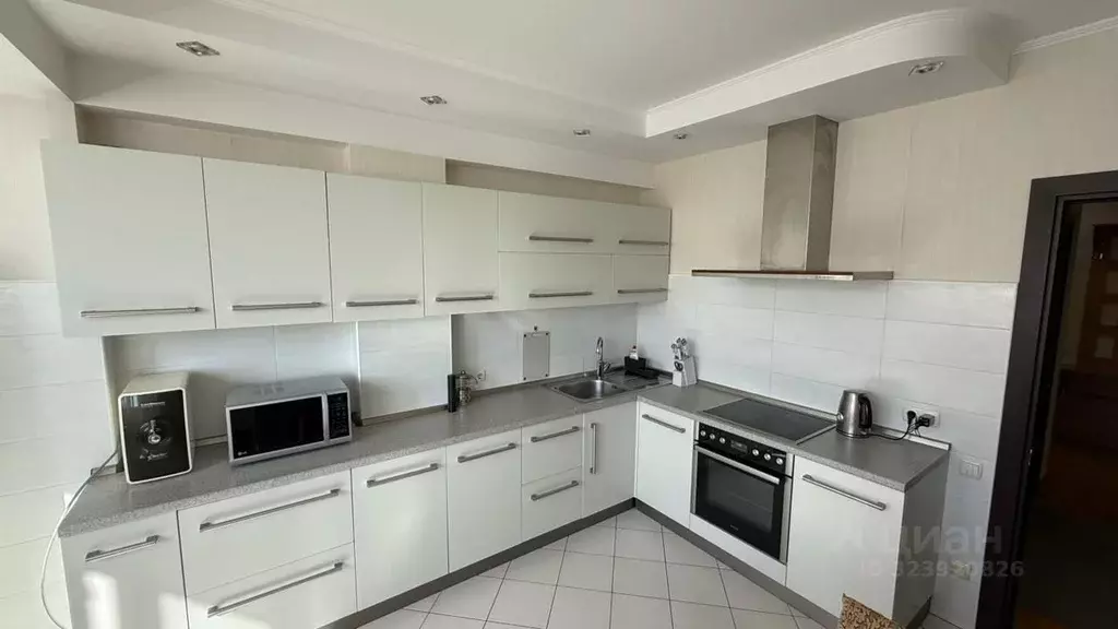 2-к кв. Сахалинская область, Южно-Сахалинск просп. Победы, 5К2 (70.0 ... - Фото 1