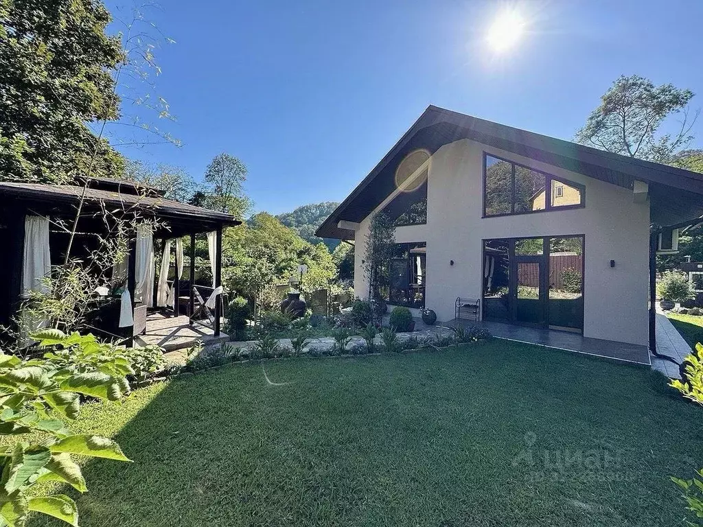 Дом в Краснодарский край, Сочи Светлана мкр, ул. Грибоедова (330 м) - Фото 1