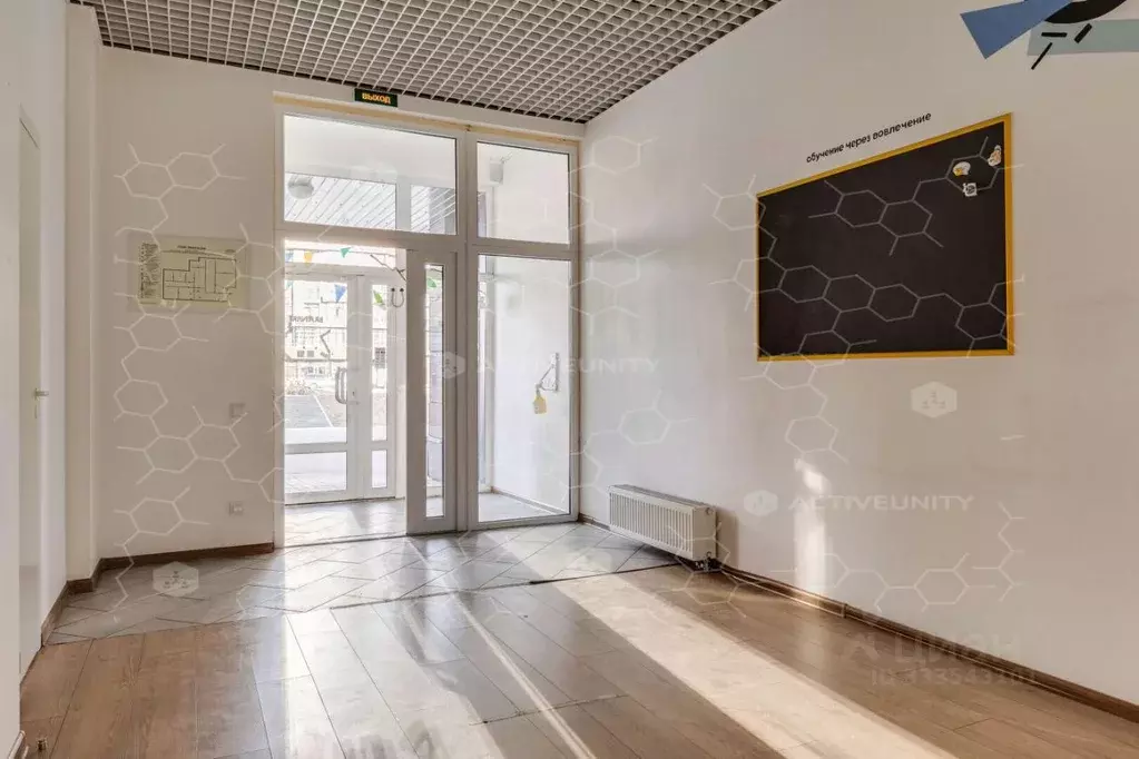 Помещение свободного назначения в Санкт-Петербург ул. Адмирала ... - Фото 1