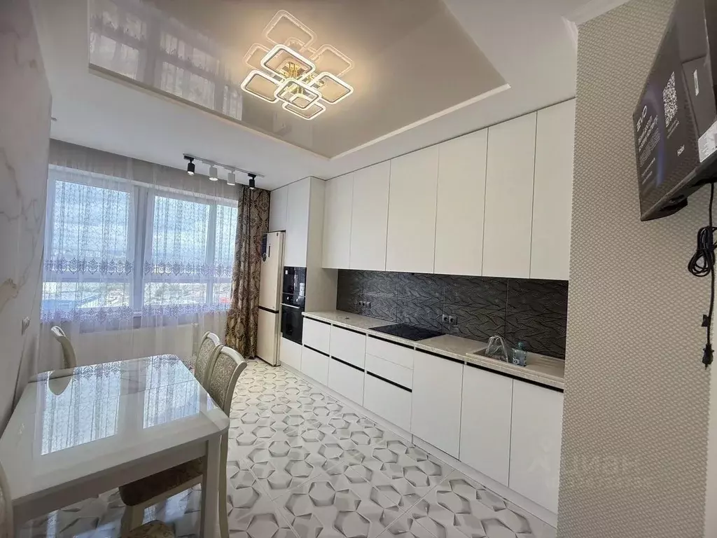 2-к кв. Крым, Симферополь пер. Мраморный, 36 (60.0 м) - Фото 1