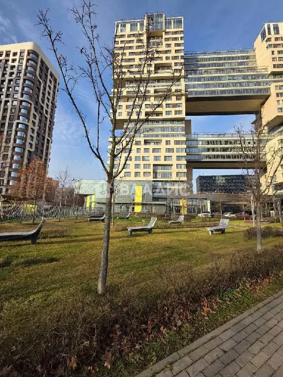 Продается 4-комнатная квартира - Фото 1