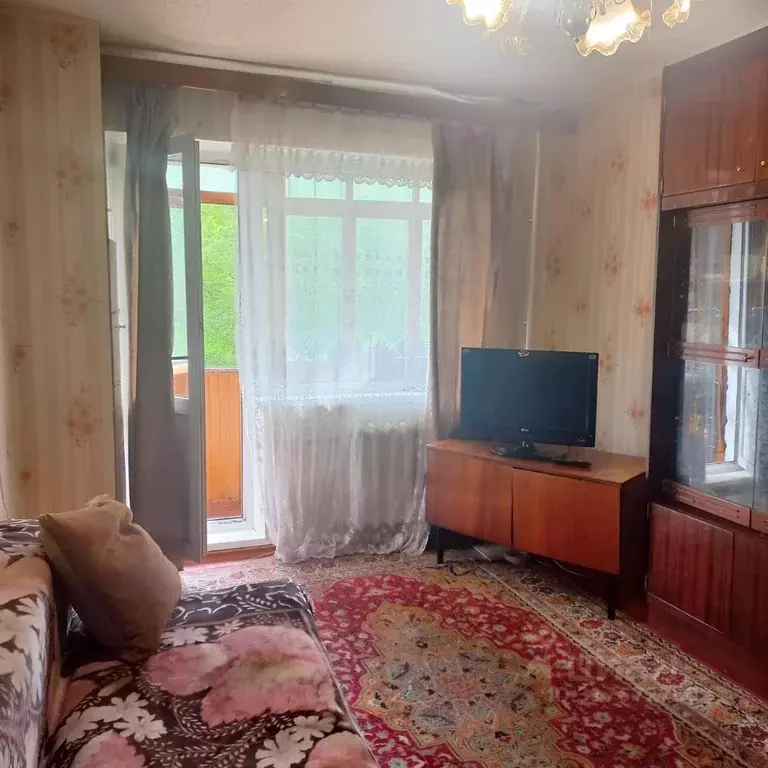 1-к кв. Омская область, Омск Заозерный мкр, ул. Бородина, 40 (30.0 м) - Фото 0