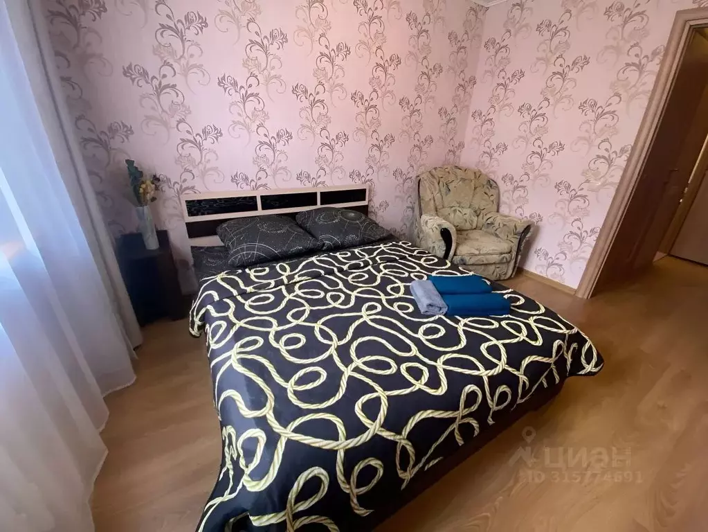2-к кв. Вологодская область, Череповец Октябрьский просп., 50 (50.0 м) - Фото 0