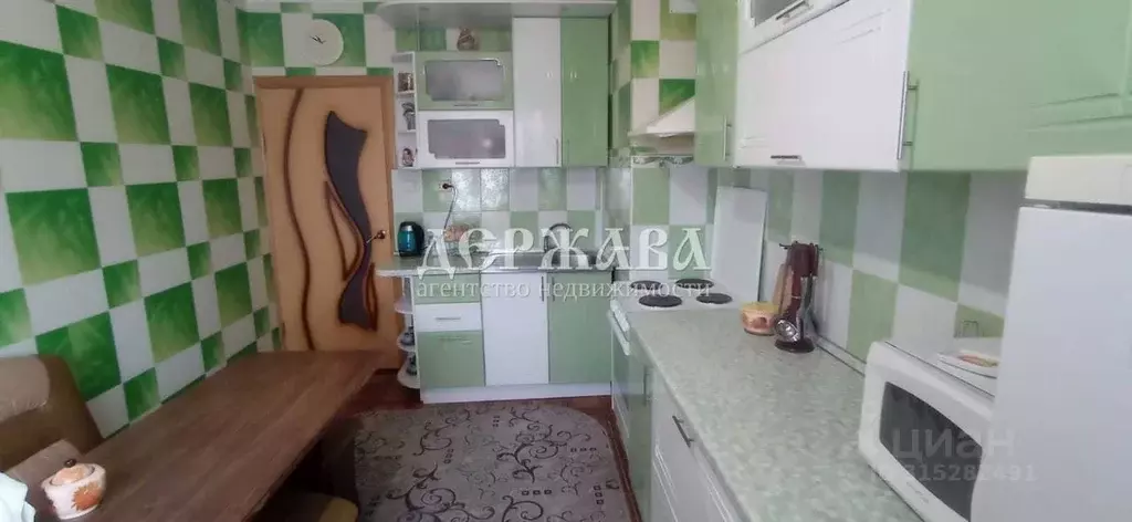 3-к кв. Белгородская область, Старый Оскол Восточный мкр, 3А (61.9 м) - Фото 0