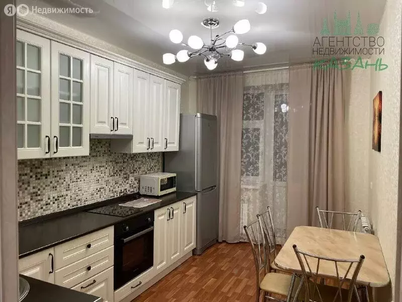 3-комнатная квартира: Казань, улица Баки Урманче, 6 (87.6 м) - Фото 2