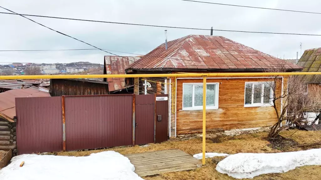 Дом в Челябинская область, Нязепетровск ул. Текина (35 м) - Фото 1