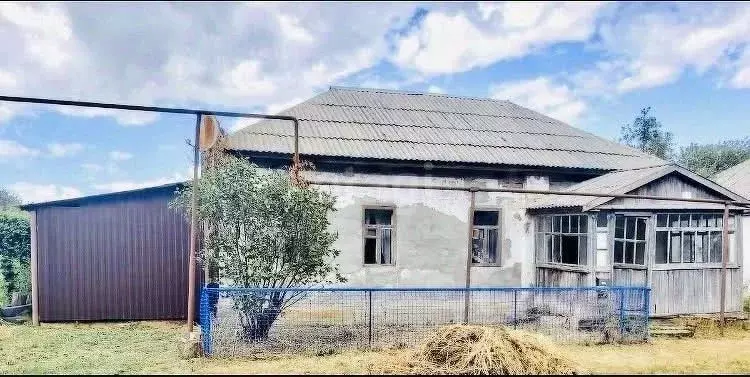 Дом в Саратовская область, Балашовский район, Репинское муниципальное ... - Фото 0