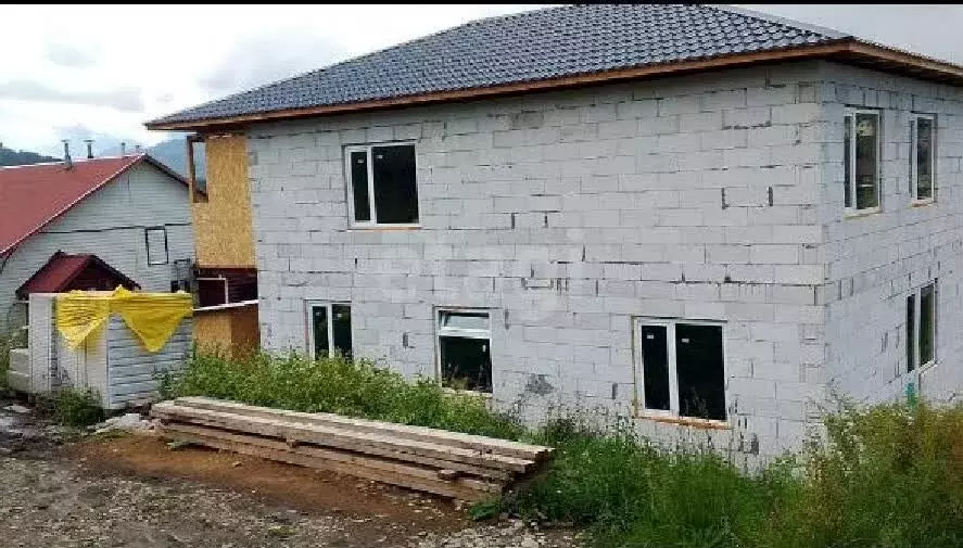 Дом в посёлок Алфёрово, улица Выходцева (160 м) - Фото 2