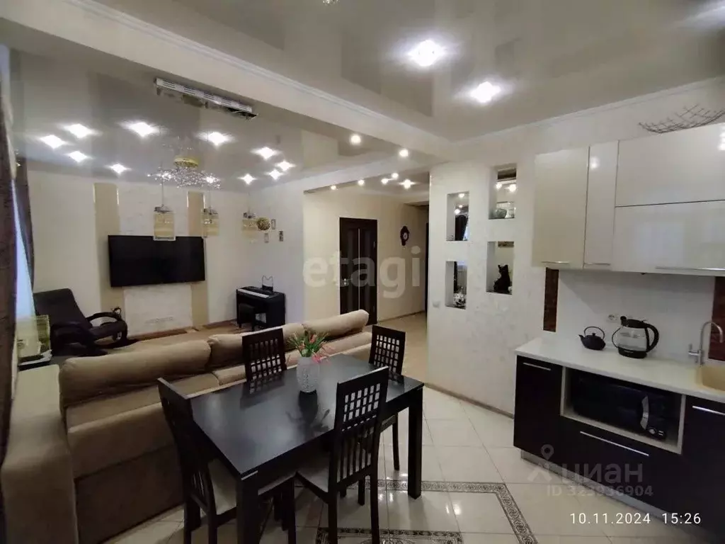 2-к кв. Омская область, Омск просп. Комарова, 16 (63.0 м) - Фото 1