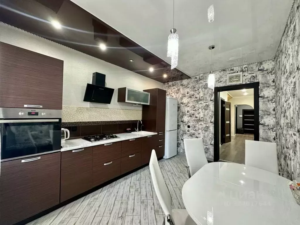 Дом в Курская область, Октябрьский район, Черницынский сельсовет, д. ... - Фото 1