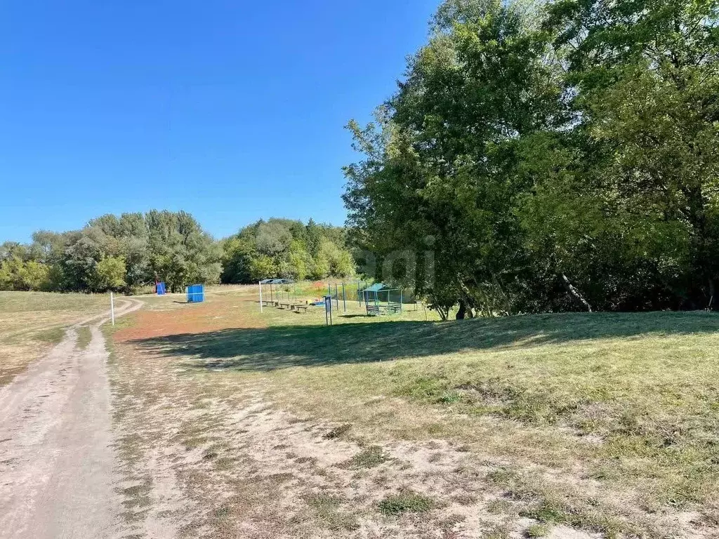 Участок в Белгородская область, Новооскольский муниципальный округ, с. ... - Фото 1