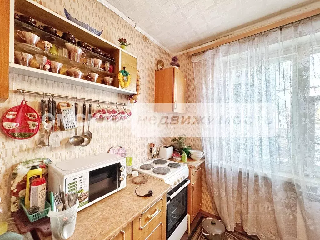 2-к кв. Омская область, Омск ул. 10 лет Октября, 107 (50.7 м) - Фото 2