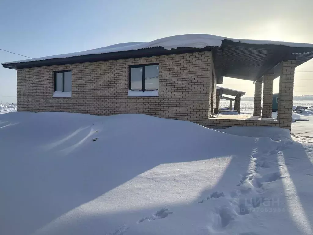 Дом в Башкортостан, Уфимский район, Дмитриевский сельсовет, д. ... - Фото 1