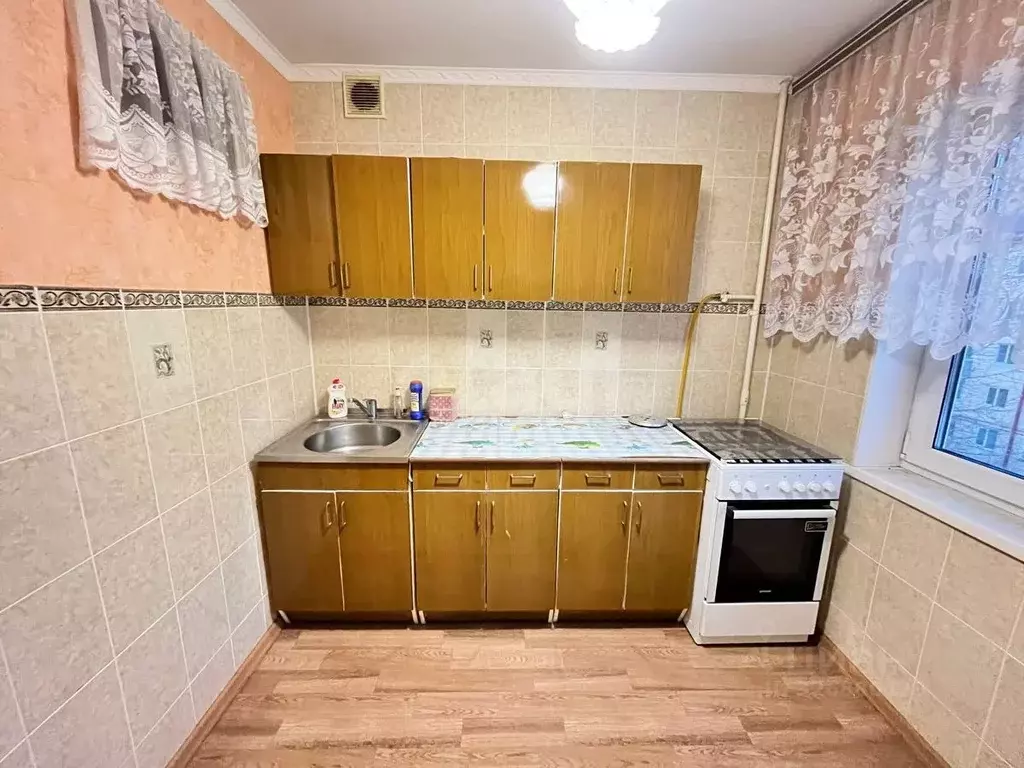 3-к кв. Омская область, Омск Заозерный мкр, ул. Глинки, 4Б (58.7 м) - Фото 2