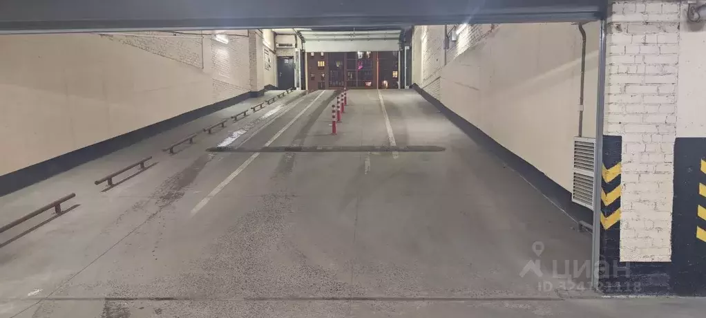 Гараж в Новосибирская область, Новосибирск Красный просп., 312 (18 м) - Фото 1