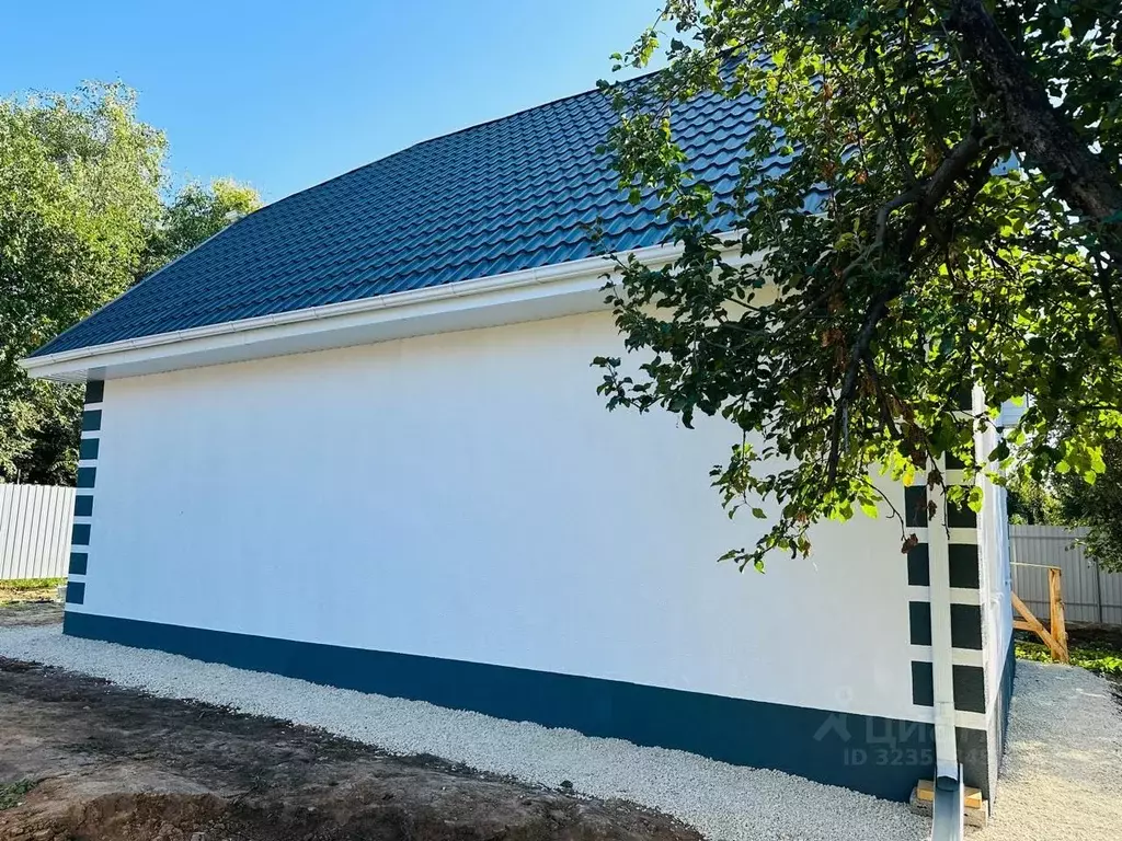 Дом в Саратовская область, Энгельс проезд 4-й Славянский (95 м) - Фото 1