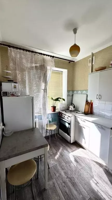 3-к кв. Крым, Керчь ул. Марата, 6 (60.9 м) - Фото 0