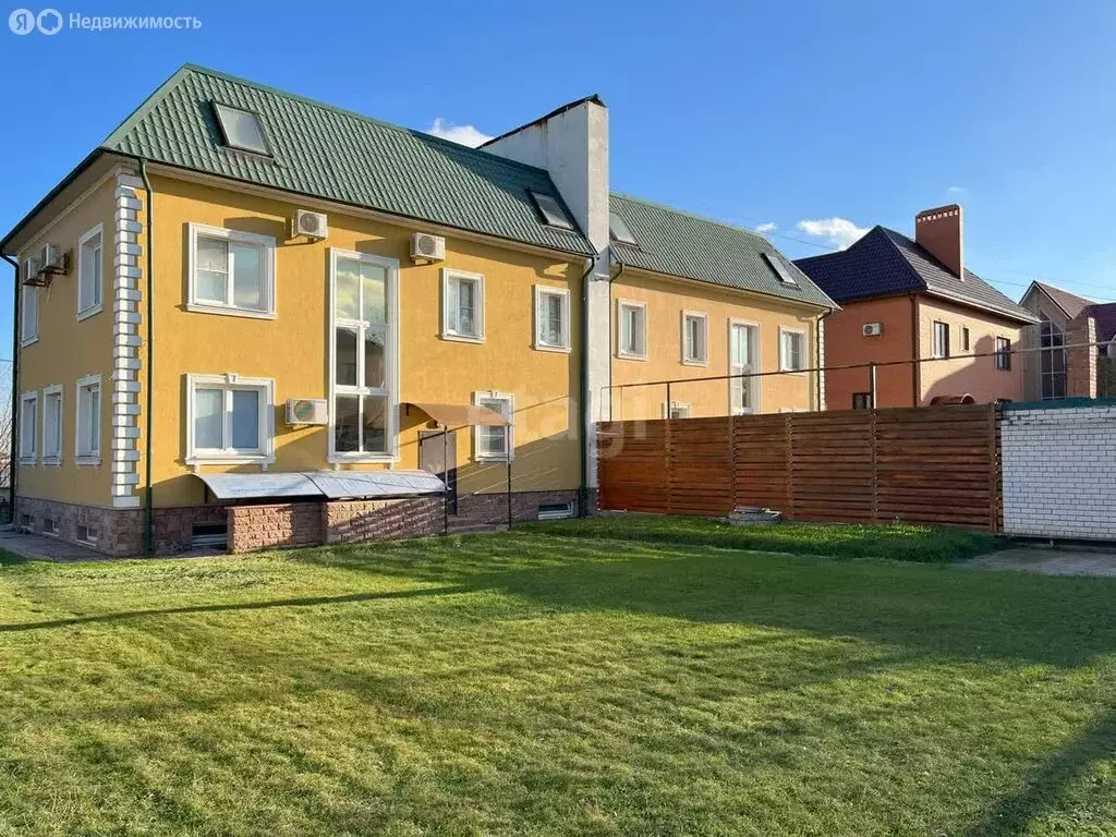 Дом в Астрахань, улица Адмирала Угрюмова (355.6 м) - Фото 1