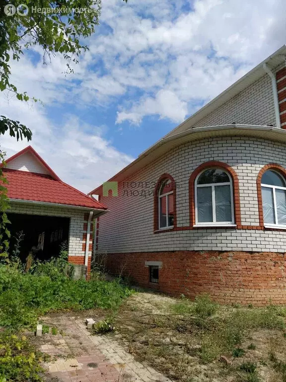 Дом в посёлок Дубовое, микрорайон Южный, Народная улица, 9 (256 м) - Фото 0