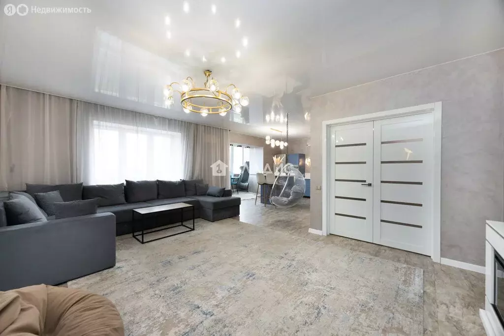 3-комнатная квартира: Благовещенск, улица Ломоносова, 223 (107.5 м) - Фото 1