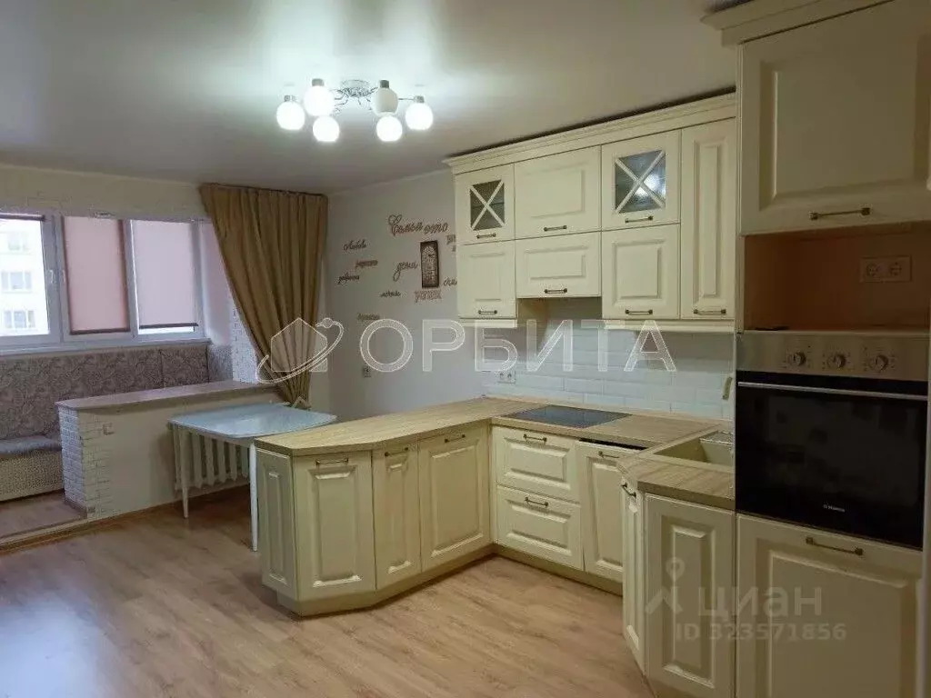 3-к кв. Тюменская область, Тюмень ул. Монтажников, 41 (85.1 м) - Фото 1