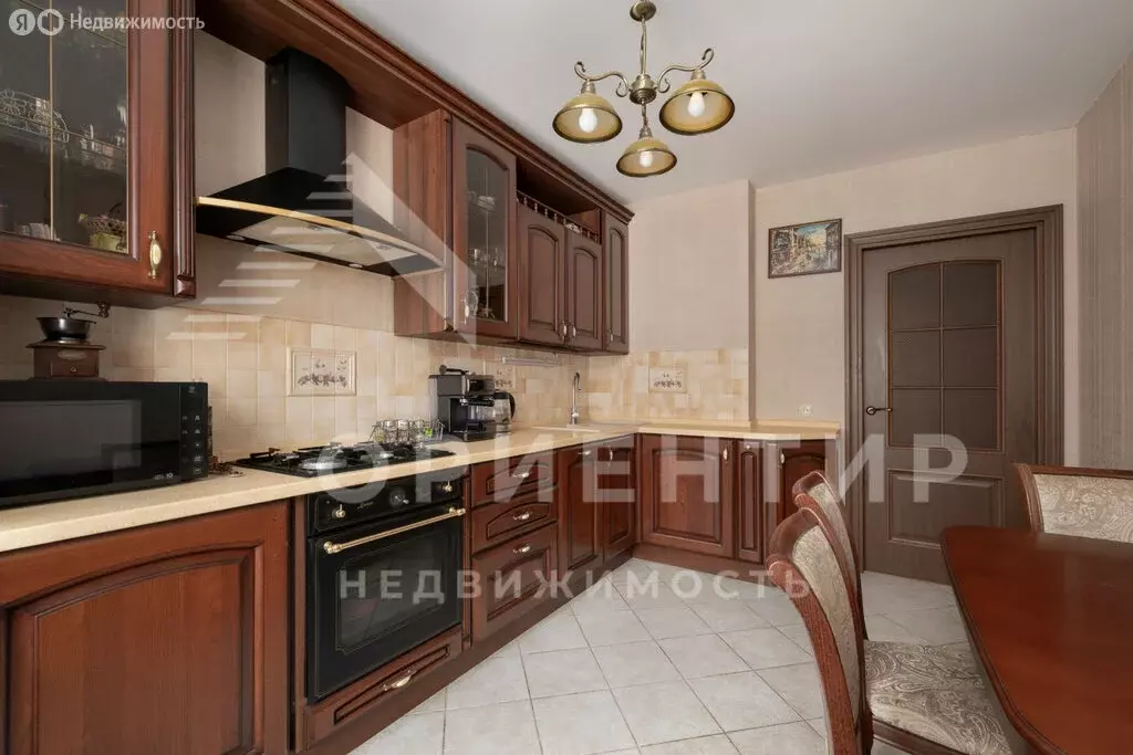 3-комнатная квартира: Екатеринбург, Рощинская улица, 50 (100 м) - Фото 2