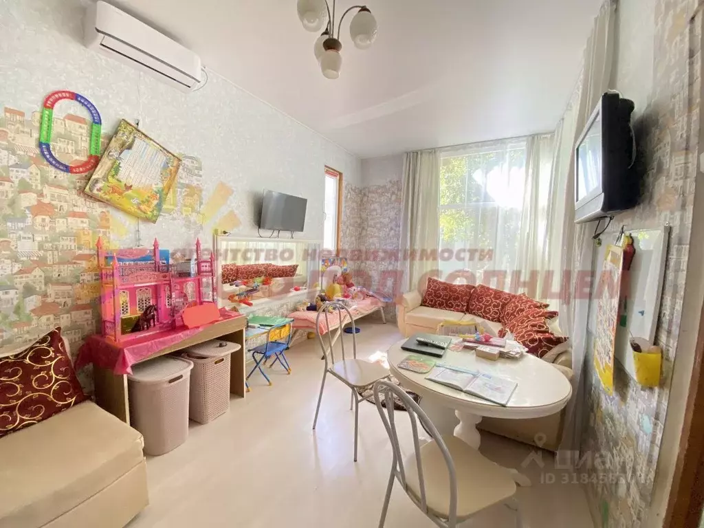 Дом в Краснодарский край, Ейск ул. Павлова (200 м) - Фото 1