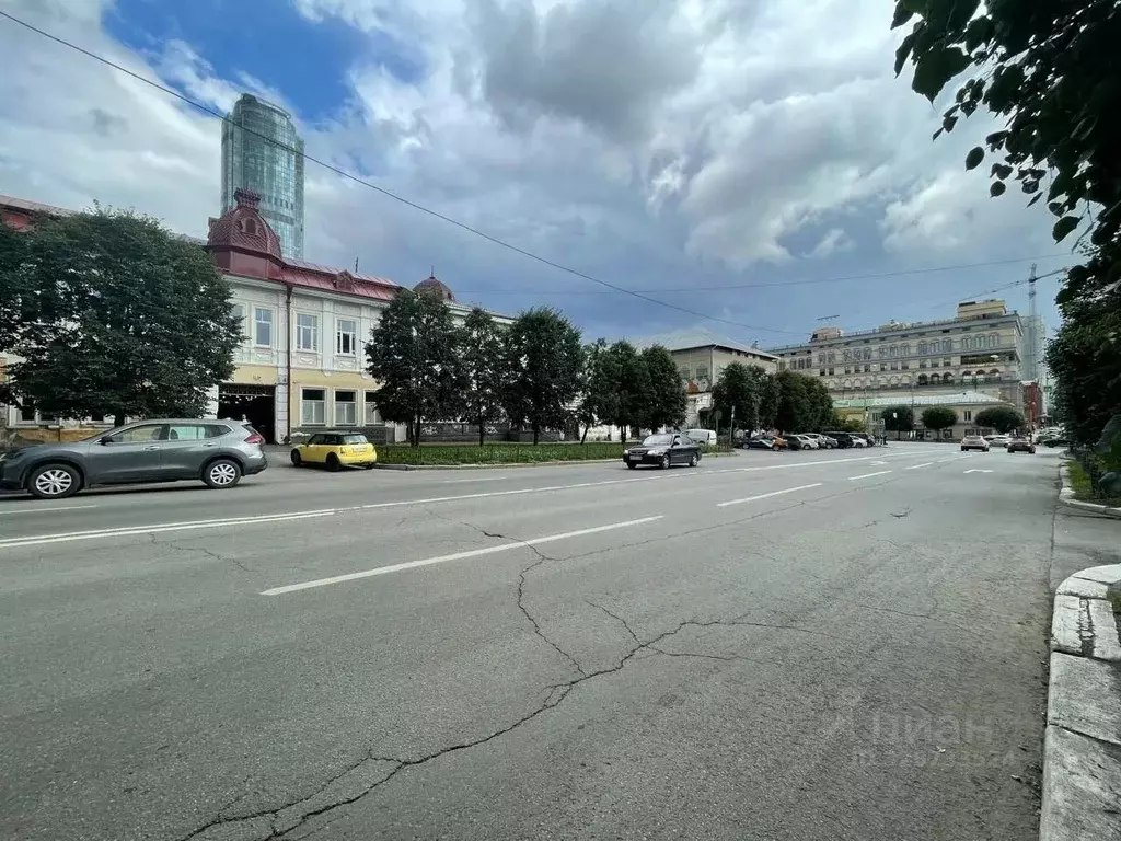 Торговая площадь в Свердловская область, Екатеринбург ул. Пушкина, 4 ... - Фото 1