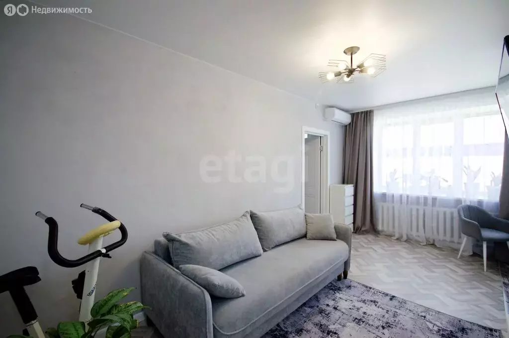 2-комнатная квартира: Ялуторовск, улица Сирина, 7 (45.7 м) - Фото 1