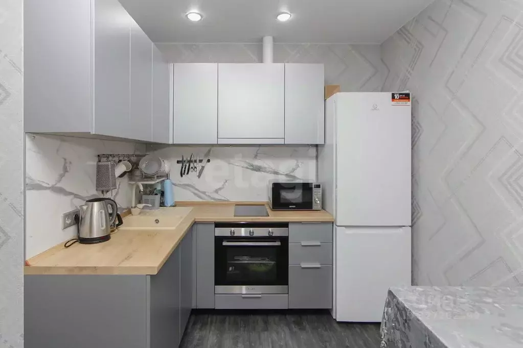 1-к кв. Тюменская область, Тюмень ул. 50 лет Октября, 57В (42.0 м) - Фото 1