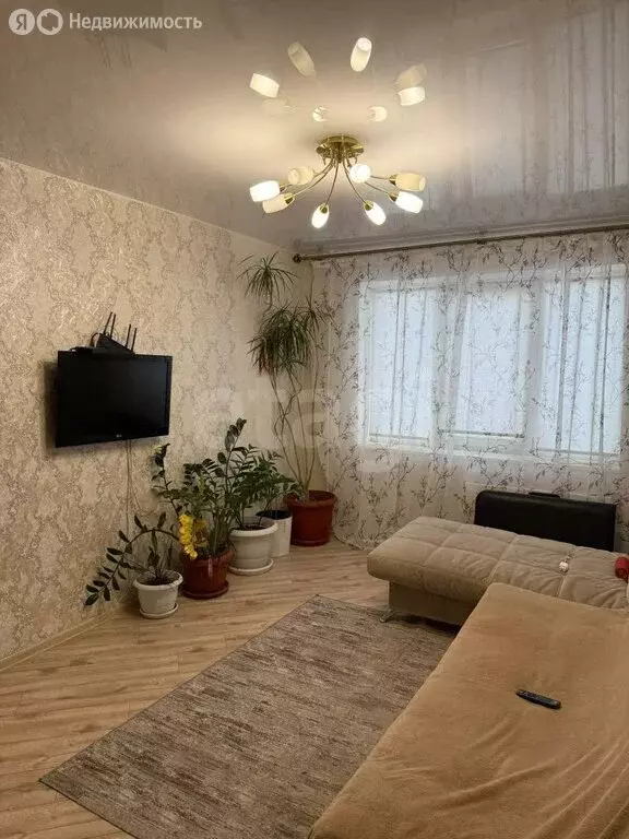 3-комнатная квартира: село Лесниково, микрорайон КГСХА, 6 (63.1 м) - Фото 2