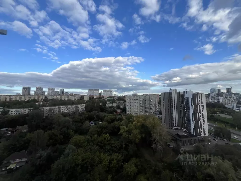 2-к кв. Удмуртия, Ижевск 1-я Подлесная ул., 1 (56.0 м) - Фото 1