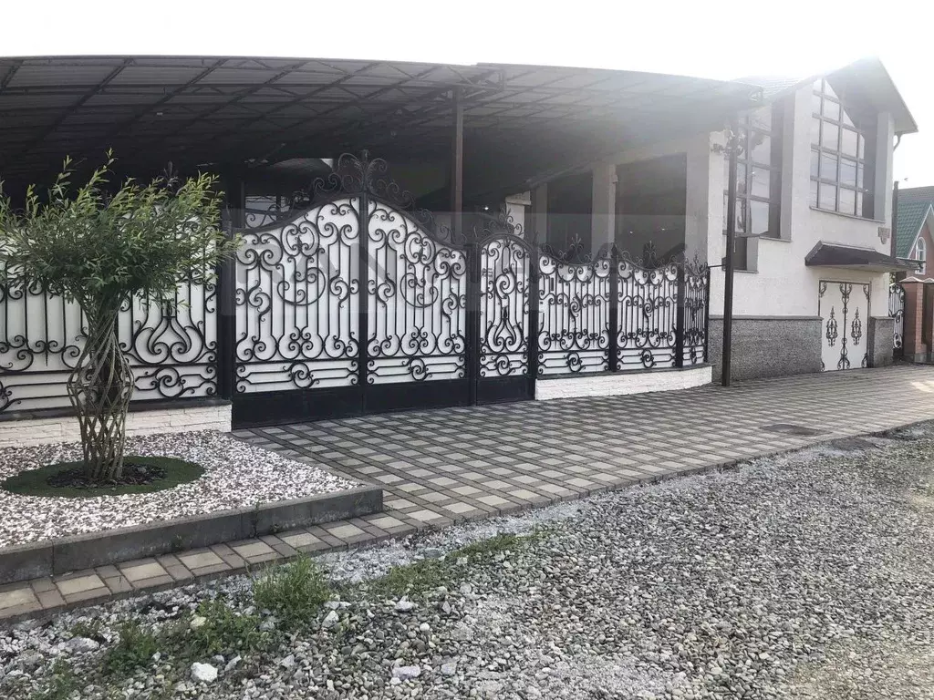Дом в Адыгея, Майкоп городской округ, пос. Западный ул. Тополиная (352 ... - Фото 0