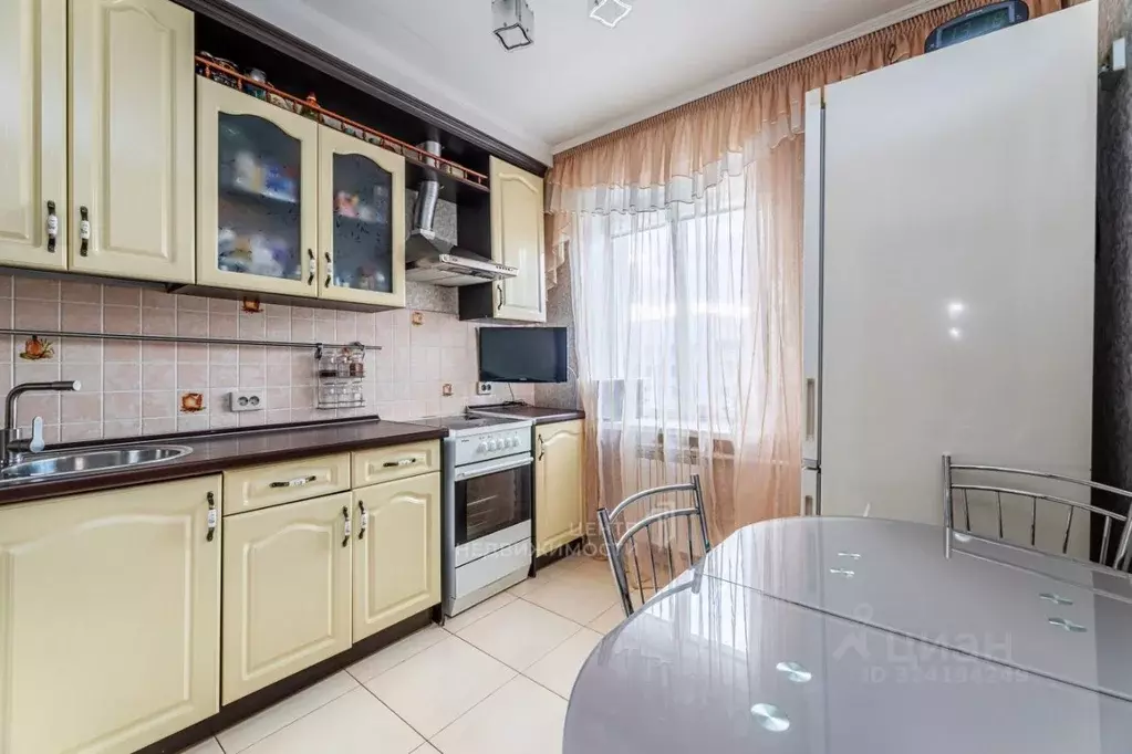 2-к кв. Татарстан, Казань ул. Татарстан, 11 (60.0 м) - Фото 1