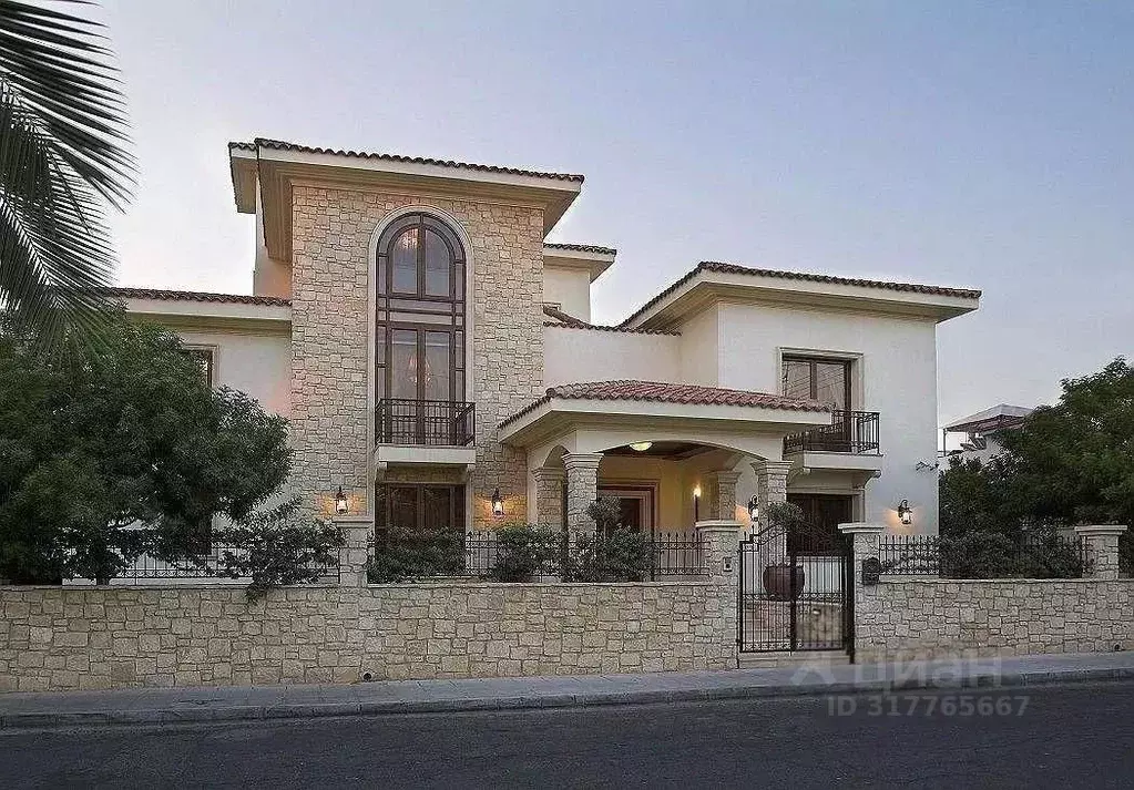 Дом в Краснодарский край, Сочи Новый Сочи мкр, ул. Инжирная (350 м) - Фото 1