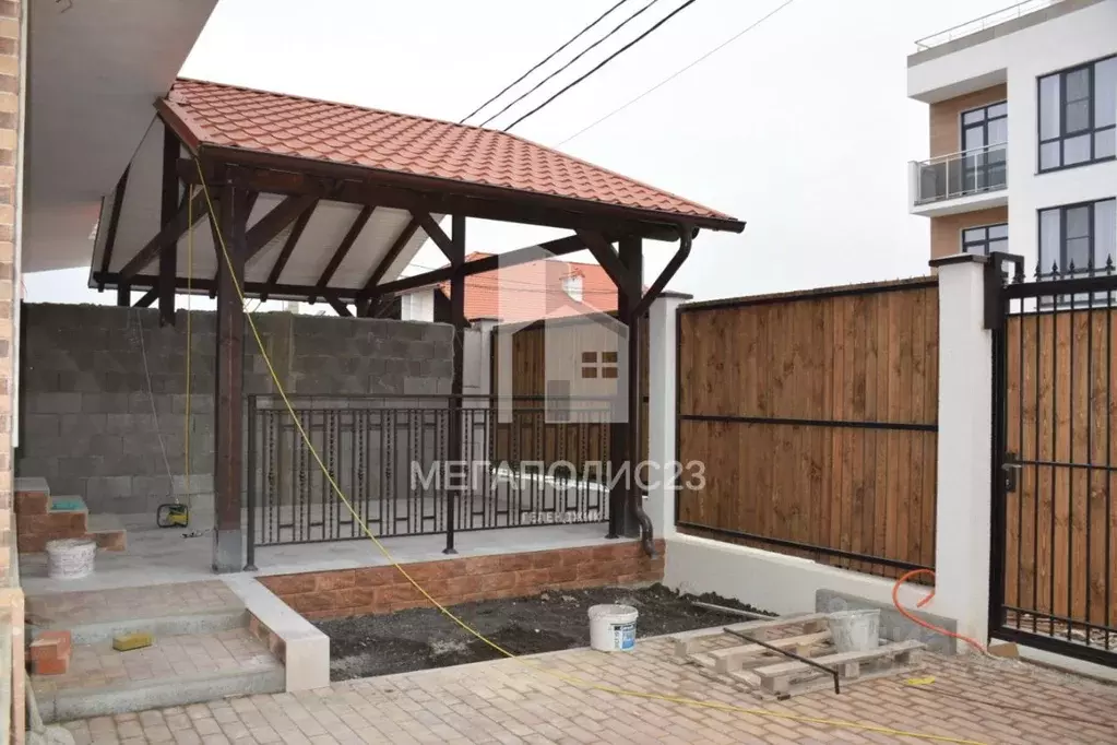 Дом в Краснодарский край, Геленджик ул. Рыбникова, 50к1 (170 м) - Фото 2