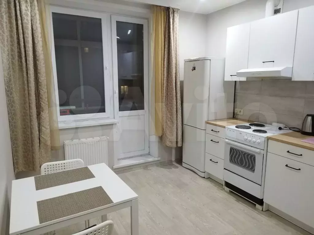 1-к. квартира, 40 м, 4/9 эт. - Фото 1