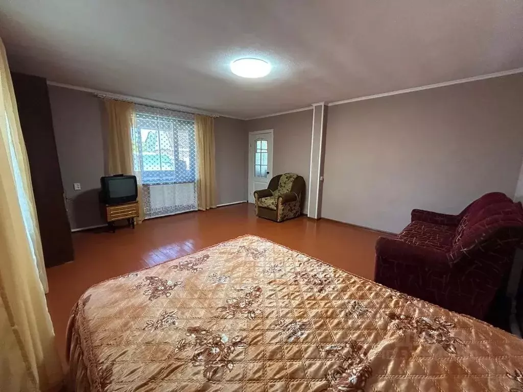 Дом в Краснодарский край, Ейск Енисейская ул., 10 (80 м) - Фото 0