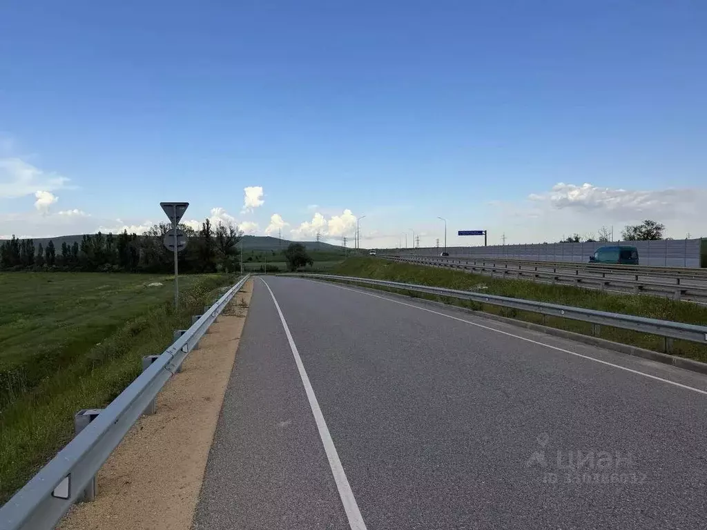 Участок в Крым, Белогорский район, с. Васильевка ул. Садовая (8.0 ... - Фото 1