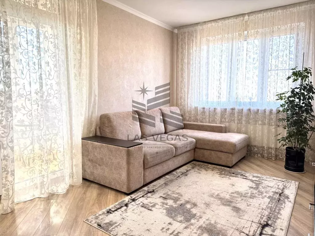 2-к кв. Московская область, Лобня ул. Жирохова, 5 (62.2 м) - Фото 0
