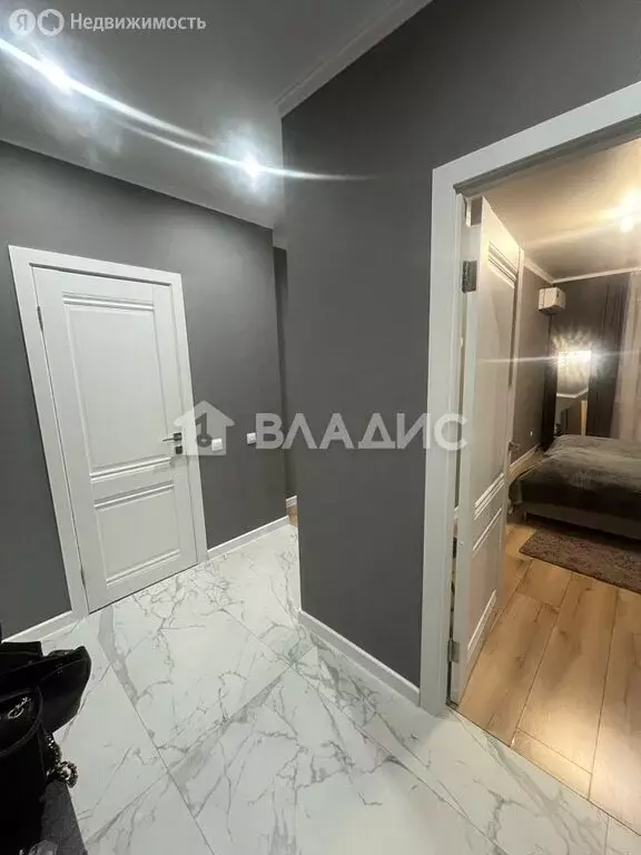 1-комнатная квартира: Белгород, улица Есенина, 9к1 (38 м) - Фото 2