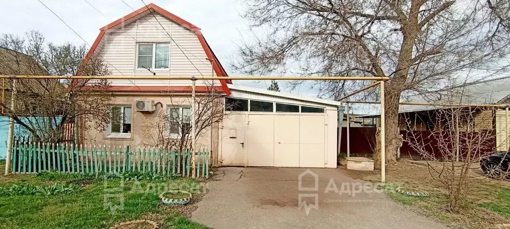 Дом в Волгоградская область, Ленинск ул. Максима Горького (100 м) - Фото 1