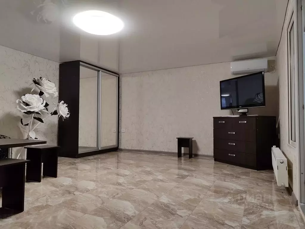 1-к кв. Крым, Симферополь ул. Кара-Дениз, 19 (45.0 м) - Фото 0