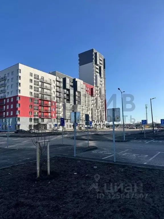 Студия Тюменская область, Тюмень ул. Краснооктябрьская, 16 (28.1 м) - Фото 1