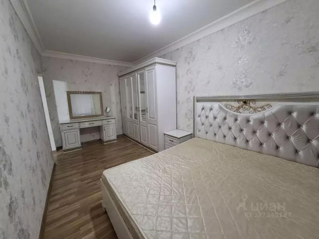 4-к кв. Чеченская республика, Грозный ул. Санкт-Петербургская, 14 ... - Фото 1