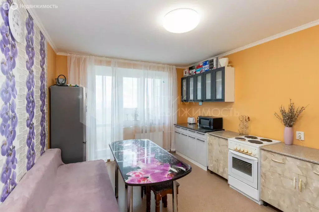3-комнатная квартира: Тюмень, улица Валентины Трофимовой, 4 (90 м) - Фото 0