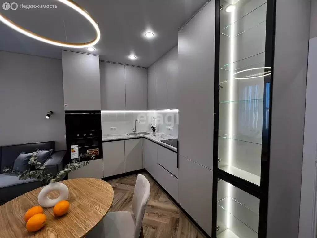 1-комнатная квартира: Тюмень, улица Валентины Трофимовой, 8 (40.6 м) - Фото 1