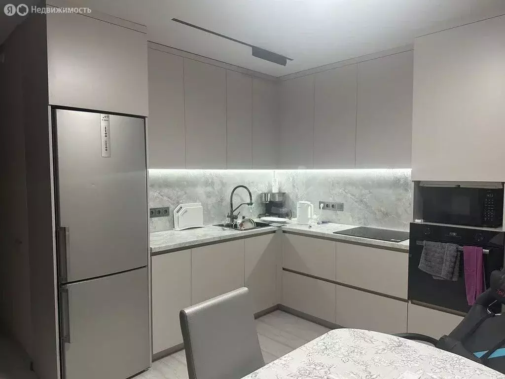 2-комнатная квартира: Тюмень, улица Новосёлов, 96 (51.7 м) - Фото 1